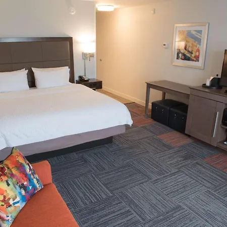 Hampton Inn & Suites Bay City-2
