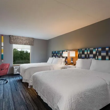 Hampton Inn & Suites Herndon-Reston-2