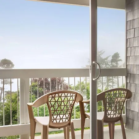 Travelodge By Wyndham Depoe Bay-3