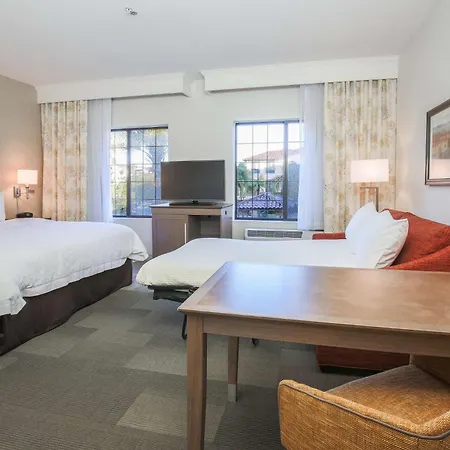 Hampton Inn & Suites Camarillo-2