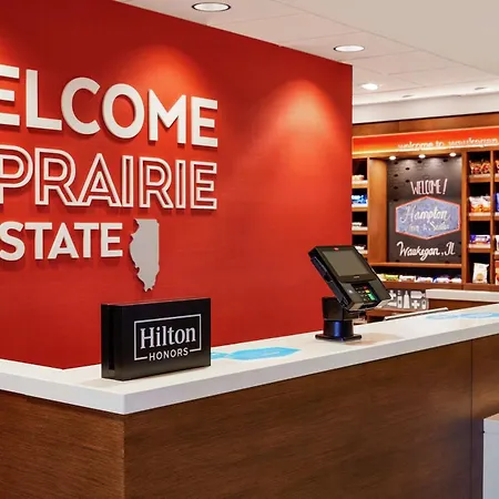 Hampton Inn & Suites Chicago/Waukegan-2