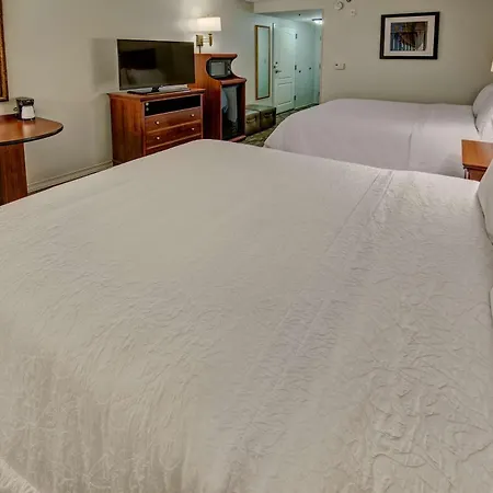 Hampton Inn & Suites Stuart-North-2