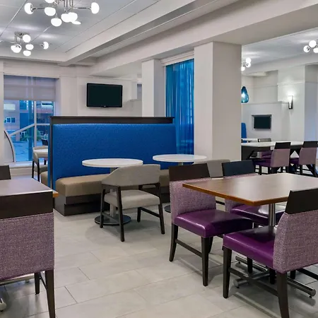 Hampton Inn & Suites Buffalo/Downtown-2