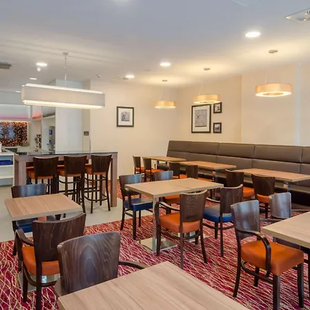 Hampton By Hilton Frankfurt City Centre-3