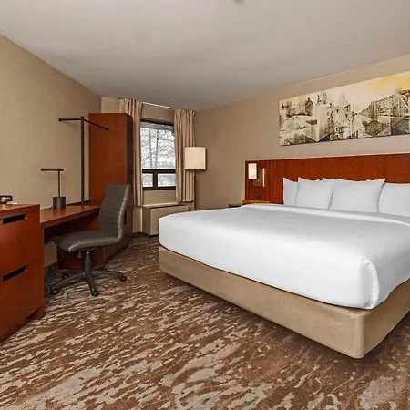 Comfort Inn Cambridge - Highway 401-3