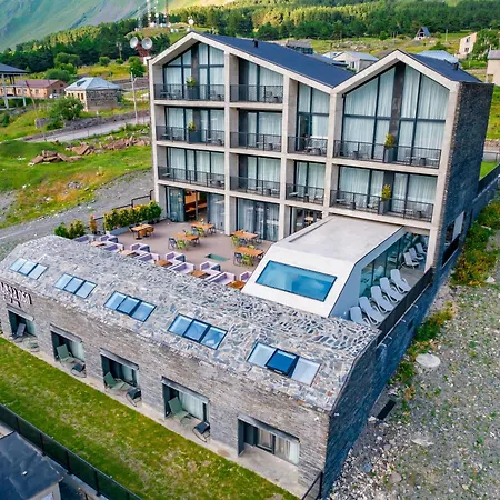 Step Inn - Kazbegi-2