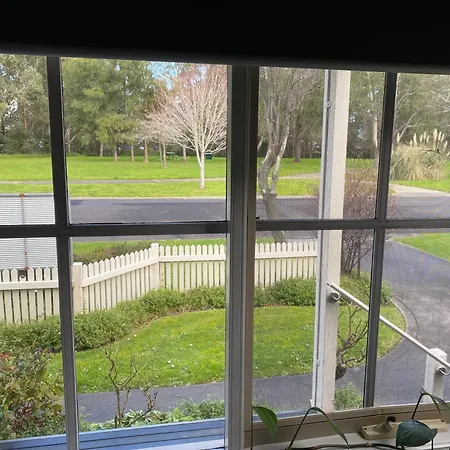 Creek Cottage Bed And Breakfast Traralgon-2