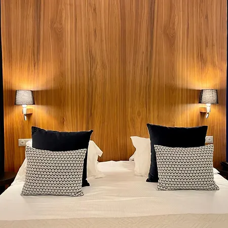 Dormy House-2