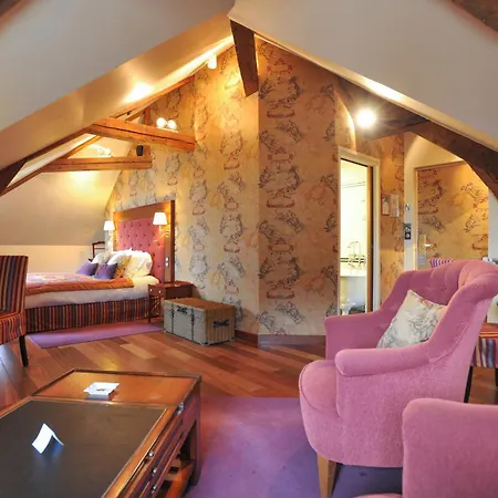 Dormy House-3