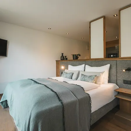 Boutique Hotel und Chalets Bergwiesenglück-2