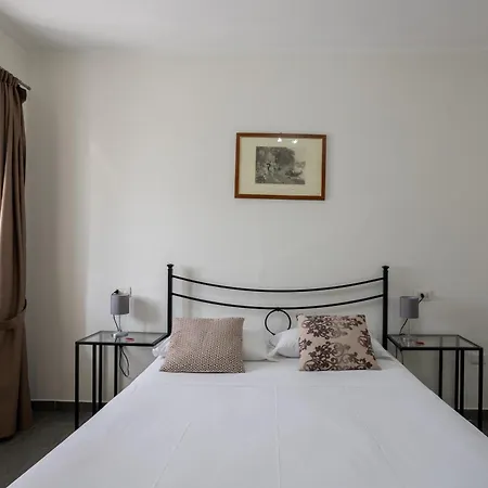 Hotel Fontaine Bleue-2