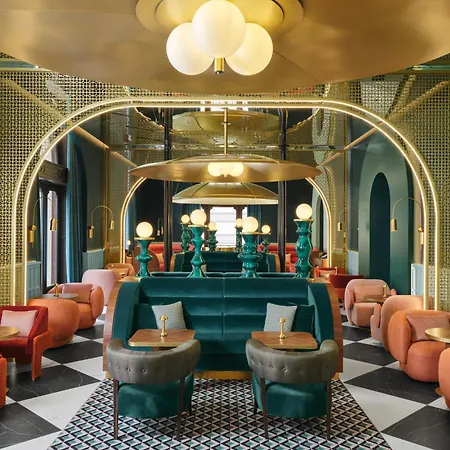 W Budapest-2