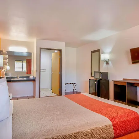 Motel 6-Santa Nella, CA - Los Banos-3