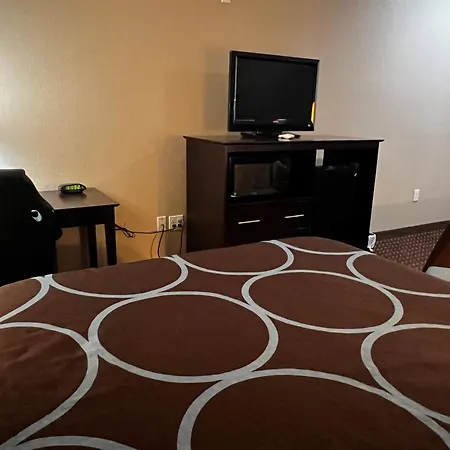 Super 8 By Wyndham Center-3