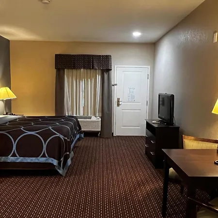 Super 8 By Wyndham Center-2