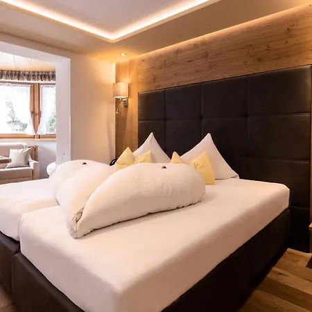 Hotel Schlosshof-2
