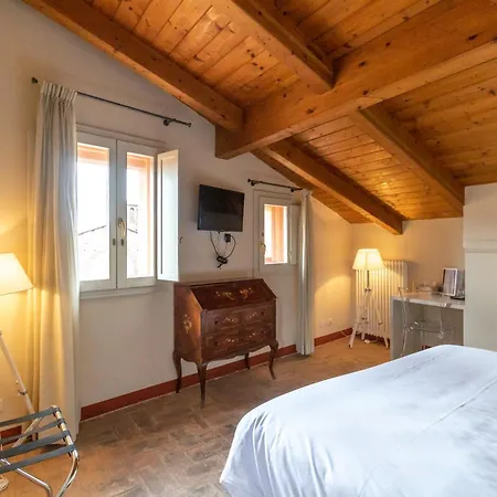 Casa Isolani Guest House Santo Stefano-2