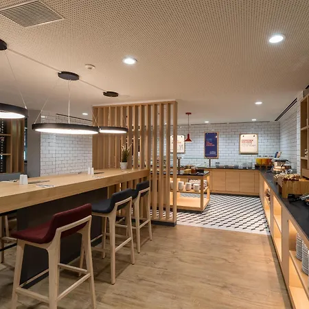 Holiday Inn Express - Hamburg South A7-As42 By Ihg-2