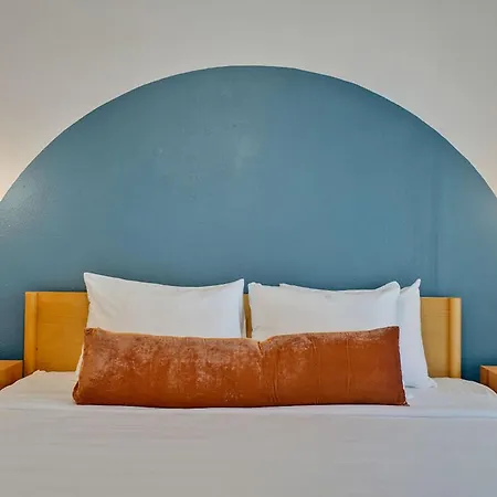 The Starlite Inn-3