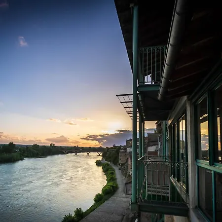 CÔTE GARONNE le BALCON DES DAMES -hôtel et restaurant- Tonneins Fauillet Marmande - vue panoramique bord de Garonne chambres climatisées-2