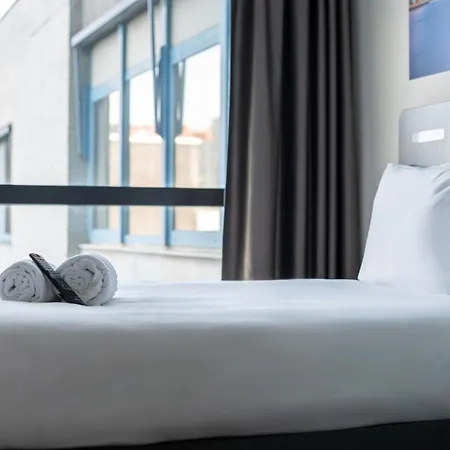 Easyhotel Rotterdam City Centre-3