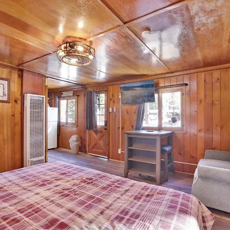 Big Pines Couple Lakeview Studio Cabin By Big Bear Vacations-3