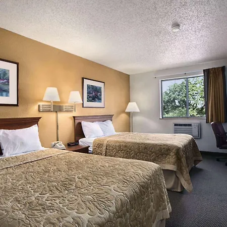 Super 8 By Wyndham Canton/Livonia Area-2