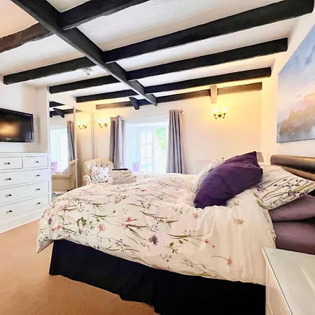 The Cottage Bed & Breakfast-3