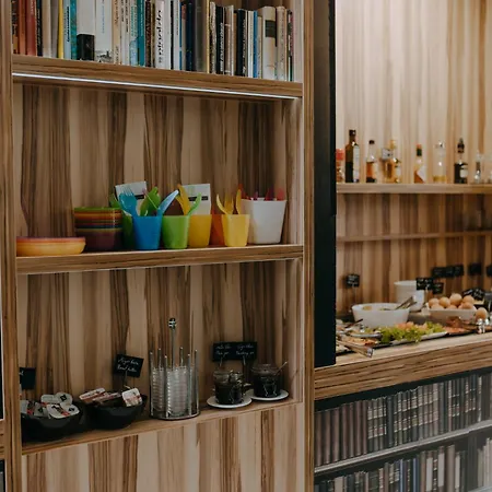 Science Hotel-2