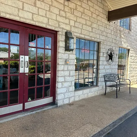Windcrest Inn And Suites-3