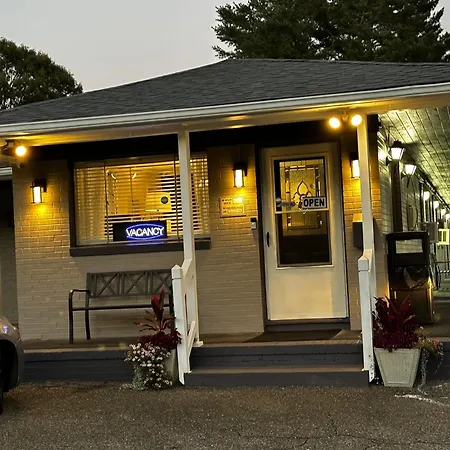 Bea'S Parkway Inn-3