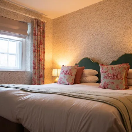 Three Salmons Hotel-2