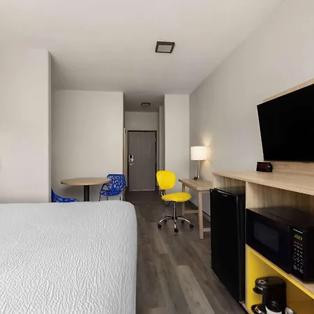 Days Inn & Suites By Wyndham Tucson/Marana-2