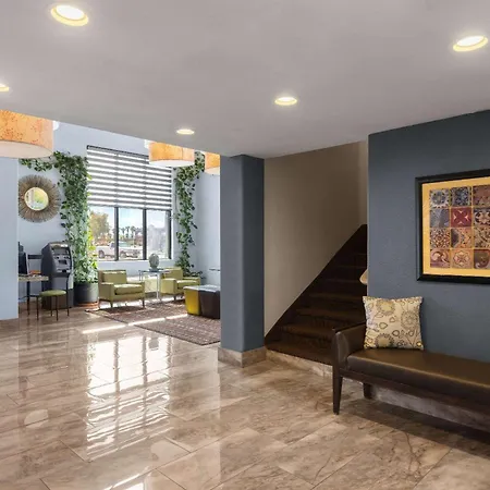 Days Inn & Suites By Wyndham Tucson/Marana-3