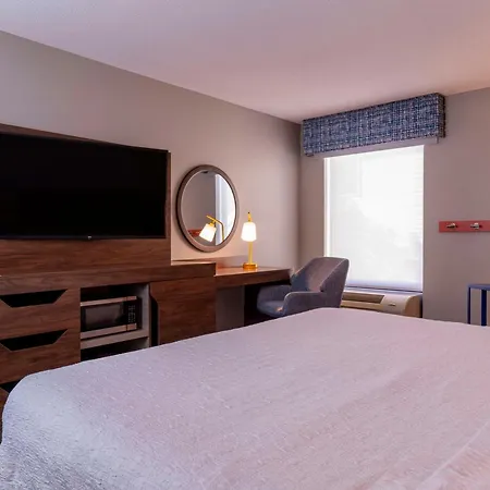 Hampton Inn & Suites St. Louis-Chesterfield-2