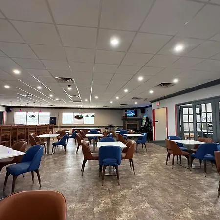 Ramada By Wyndham Waupaca-3