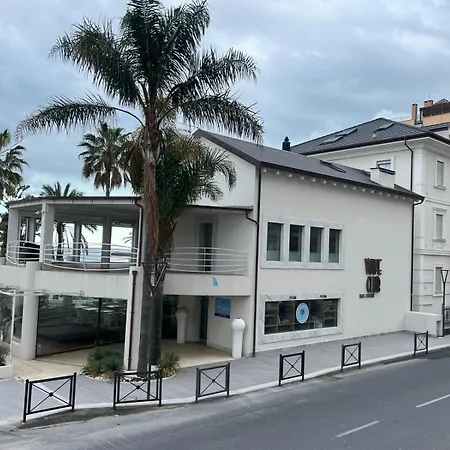 Hotel De La Plage-2