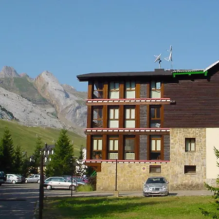 Snö Hotel Candanchú-2