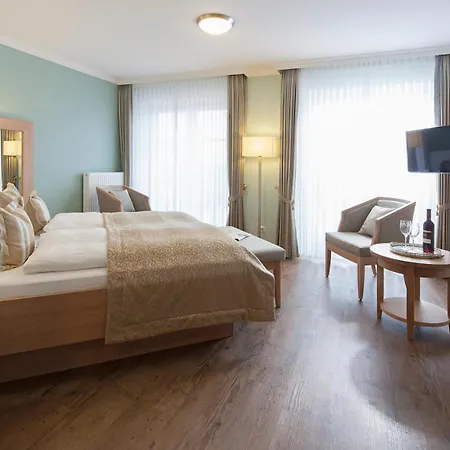 Hotel Neuwarft-2