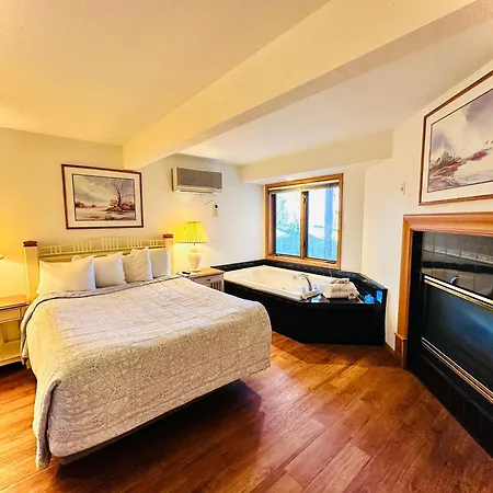 The Lodge At Leathem Smith-2