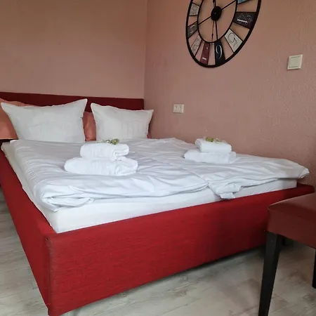 Ricks City Hotel-3