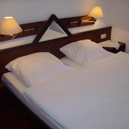 Hotel am Bahnhof-2