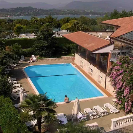 Residence Miralago Rooms & Apartments-3