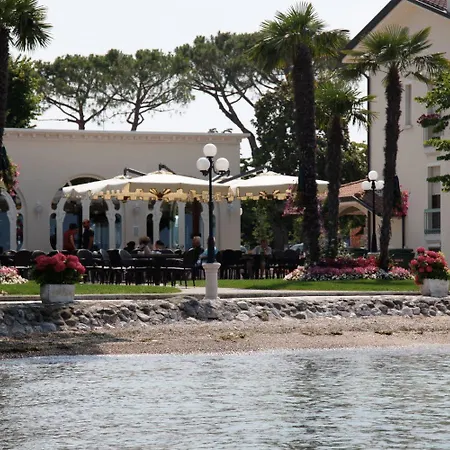 Hotel Lugana Parco Al Lago-3