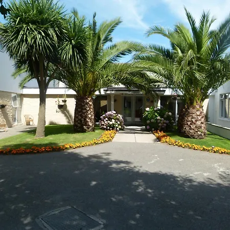 Beachcombers Hotel-3