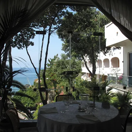 Grand Hotel De Rose-3