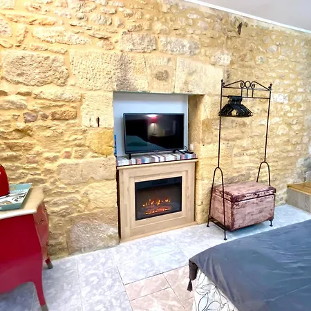 La Clef Des Songes: Charming B&B in Sarlat Centre with Free Parking-2