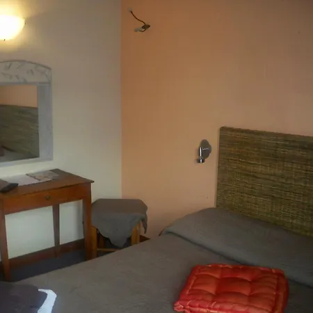 Ad Cyber-Hotel-2