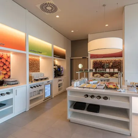 Hampton By Hilton Freiburg-2
