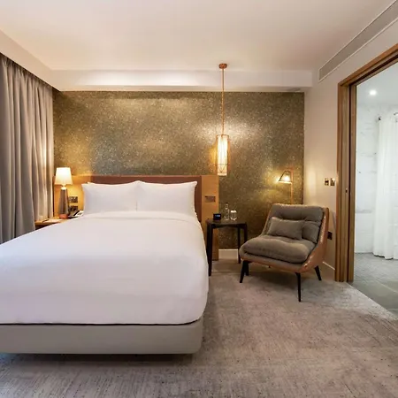 Lincoln Plaza Hotel London, Curio Collection By Hilton-3